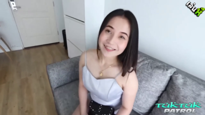 คลิปหลุด TUKTUKPATROL น้องมีนกะหรี่พัทยาดัดฟันหุ่นอวบน่ารักเชียว หน้าตาดีขนาดนี้โดนจับเย็ดสดซอยไม่ยั้งขึ้นขย่มควยโคตรฟินเห็นแม่งแล้วอยากจับเย็ดเองเลยดูร่านดี